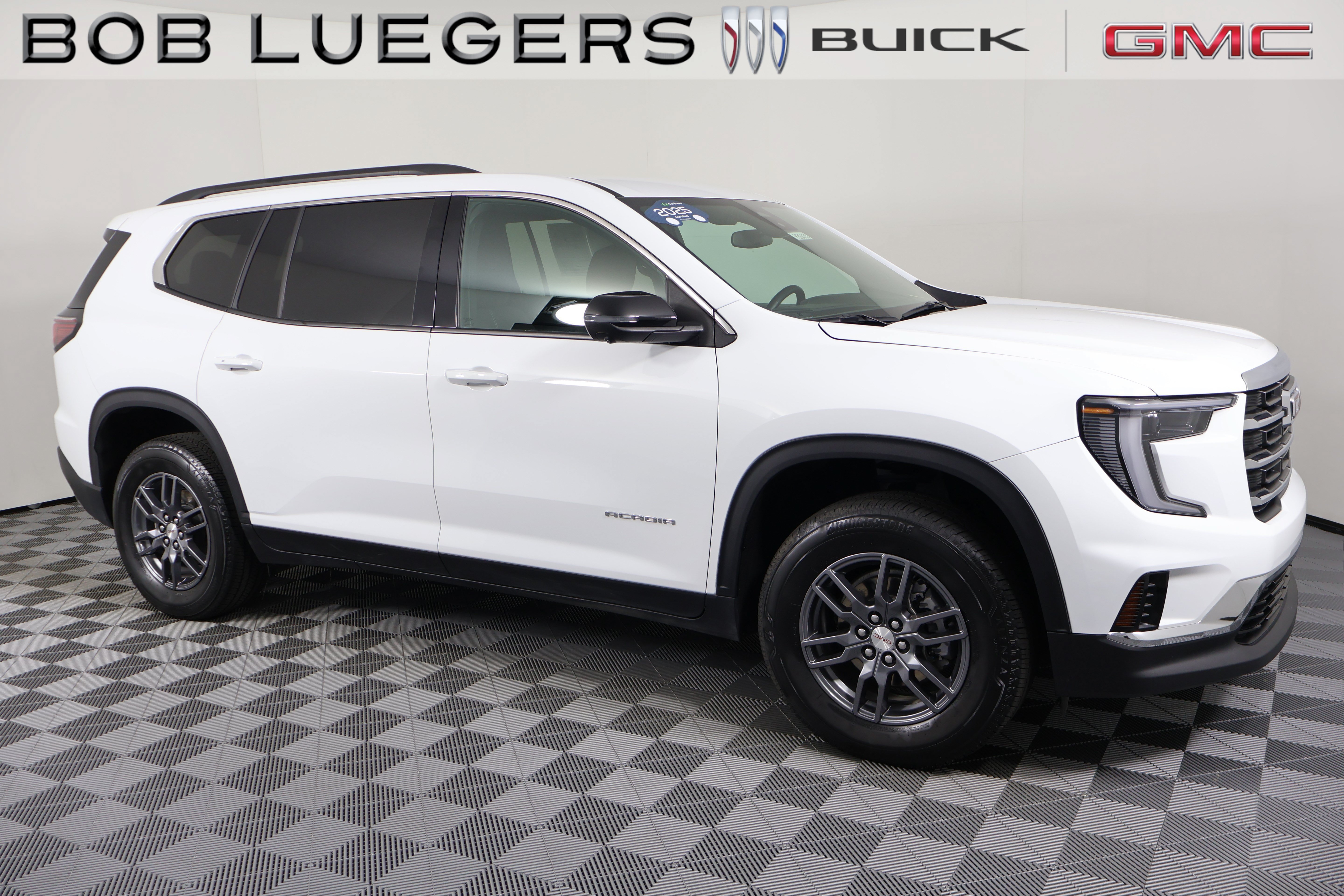 Certified 2025 GMC Acadia Elevation FWD image 2