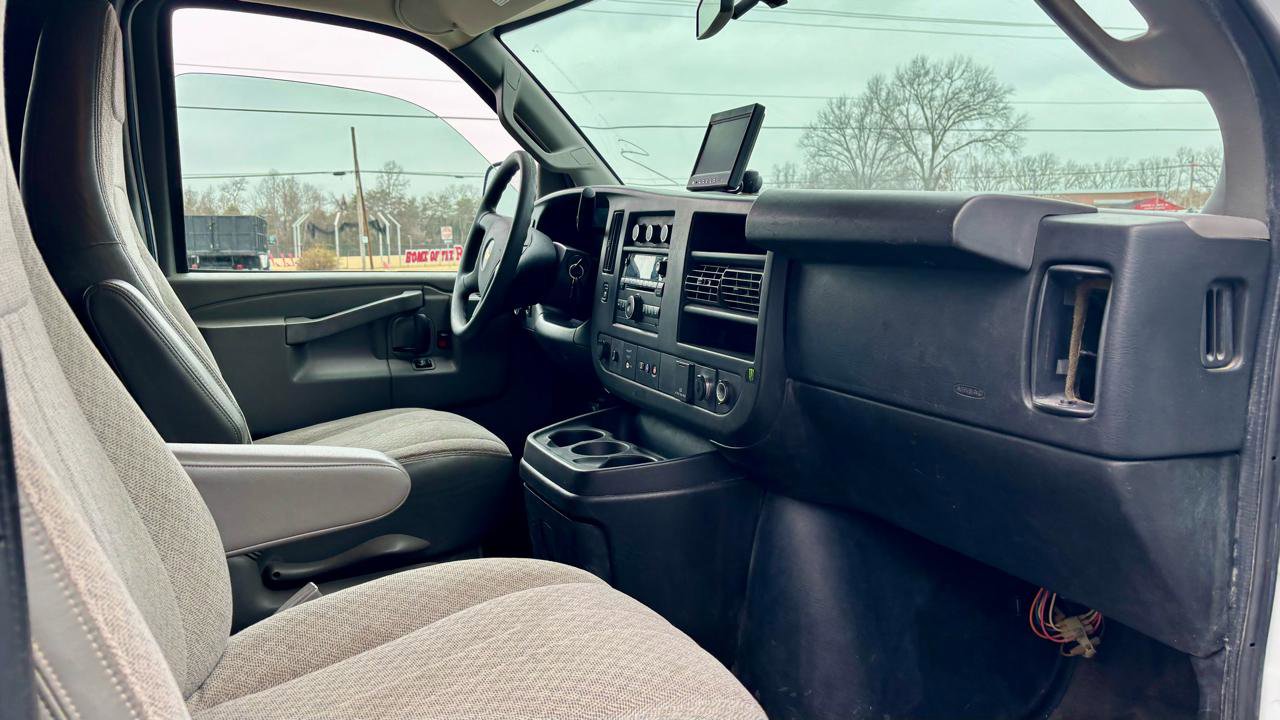 Used 2017 Chevrolet Express 3500 LT w/ LT Preferred Equipment Group image 10