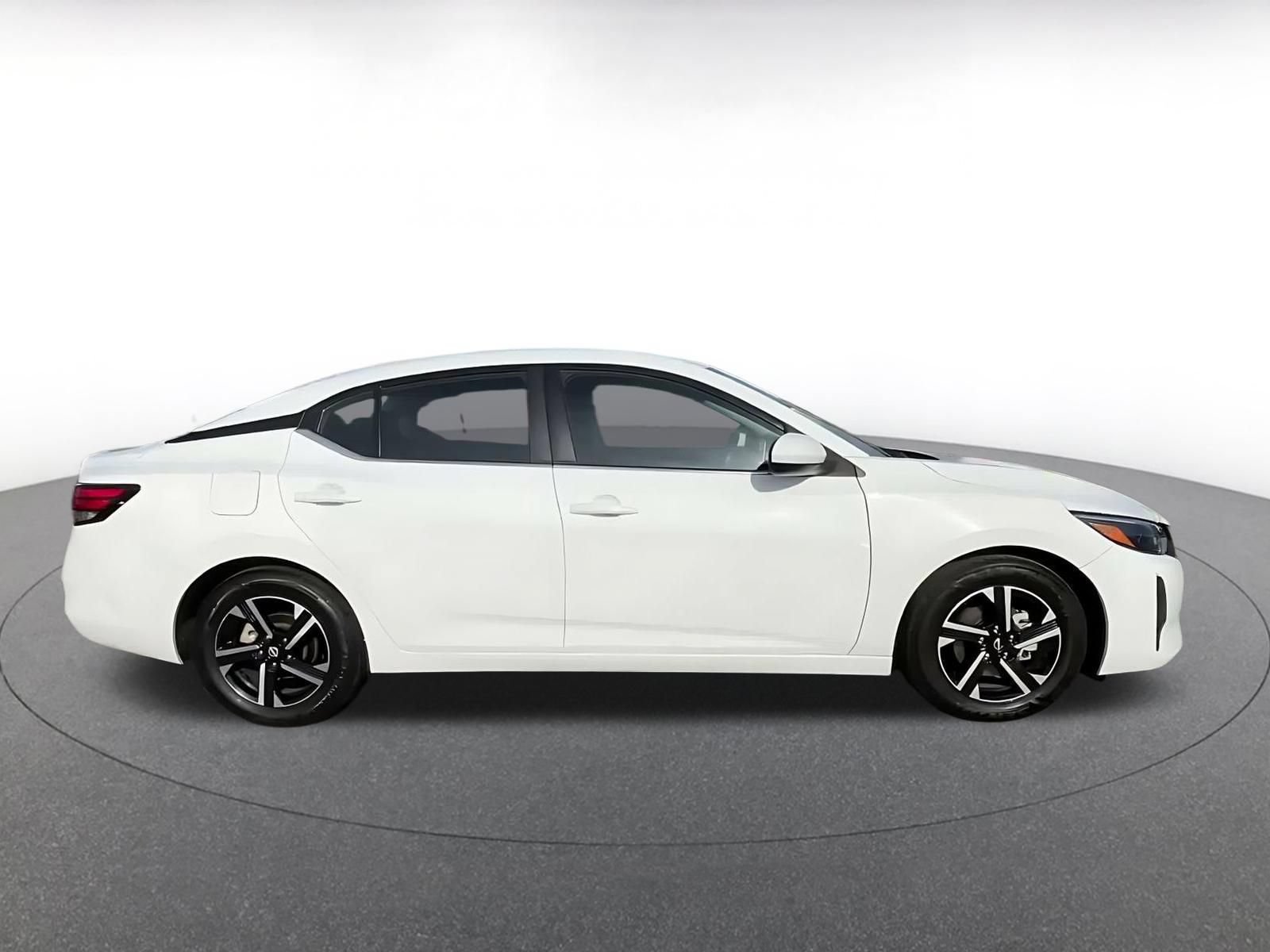 Used 2025 Nissan Sentra SV FWD image 15
