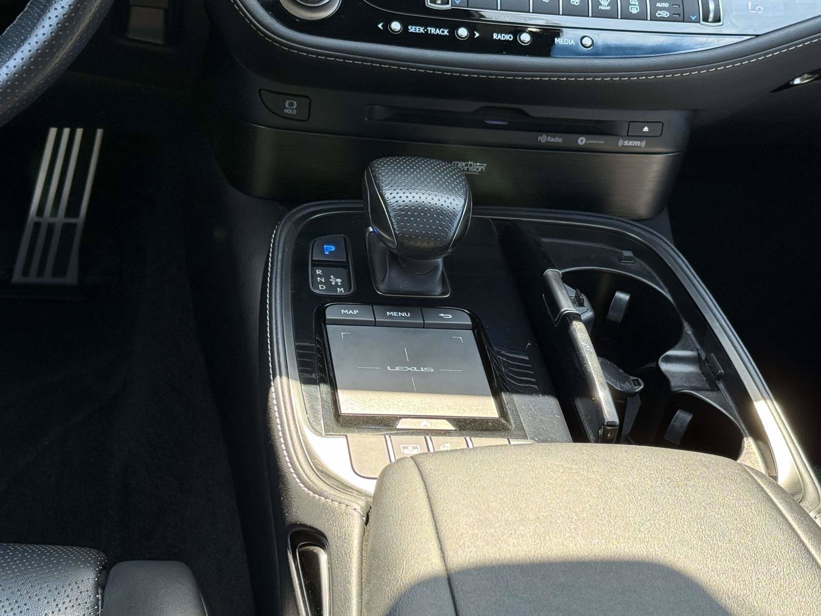 Used 2022 Lexus LS 500 F Sport w/ Accessory Package (Z1) AWD/4WD image 18