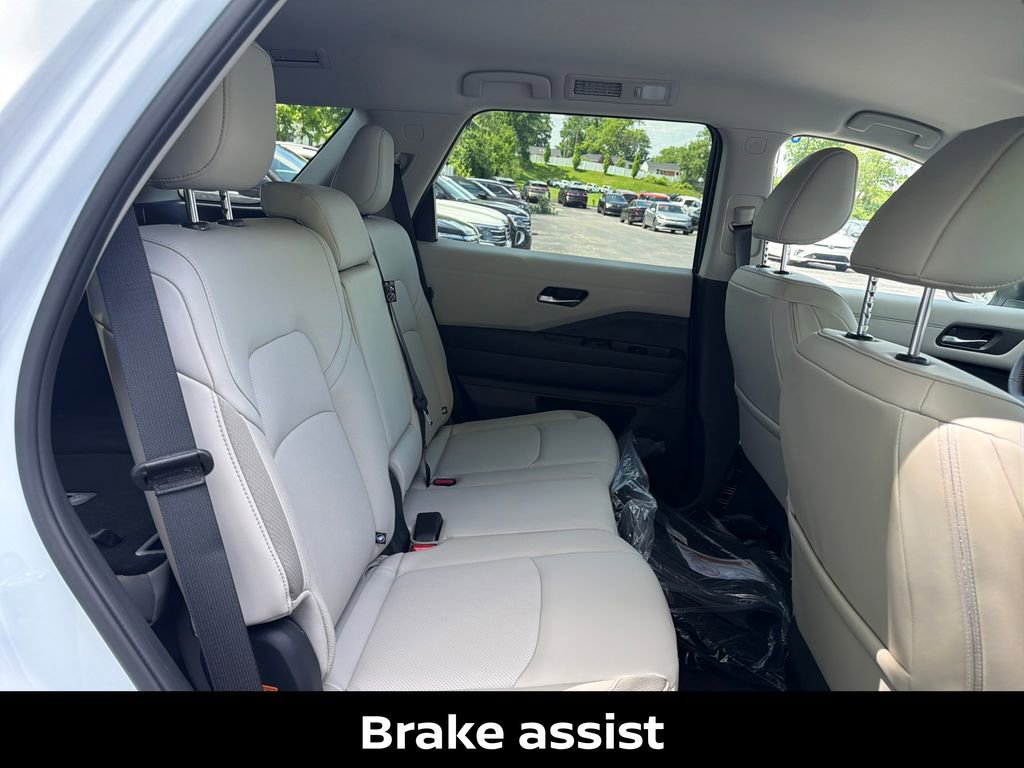 New 2026 Nissan Pathfinder SL AWD/4WD image 36