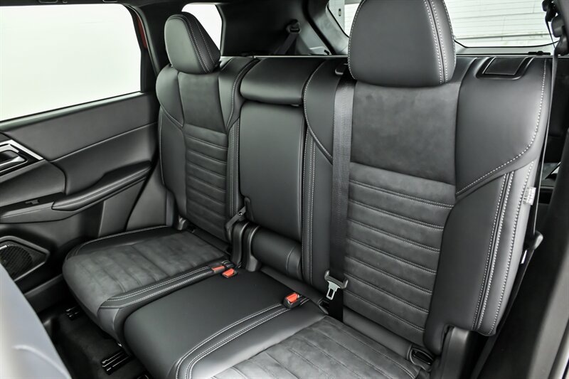 New 2026 Mitsubishi Outlander LE FWD image 16