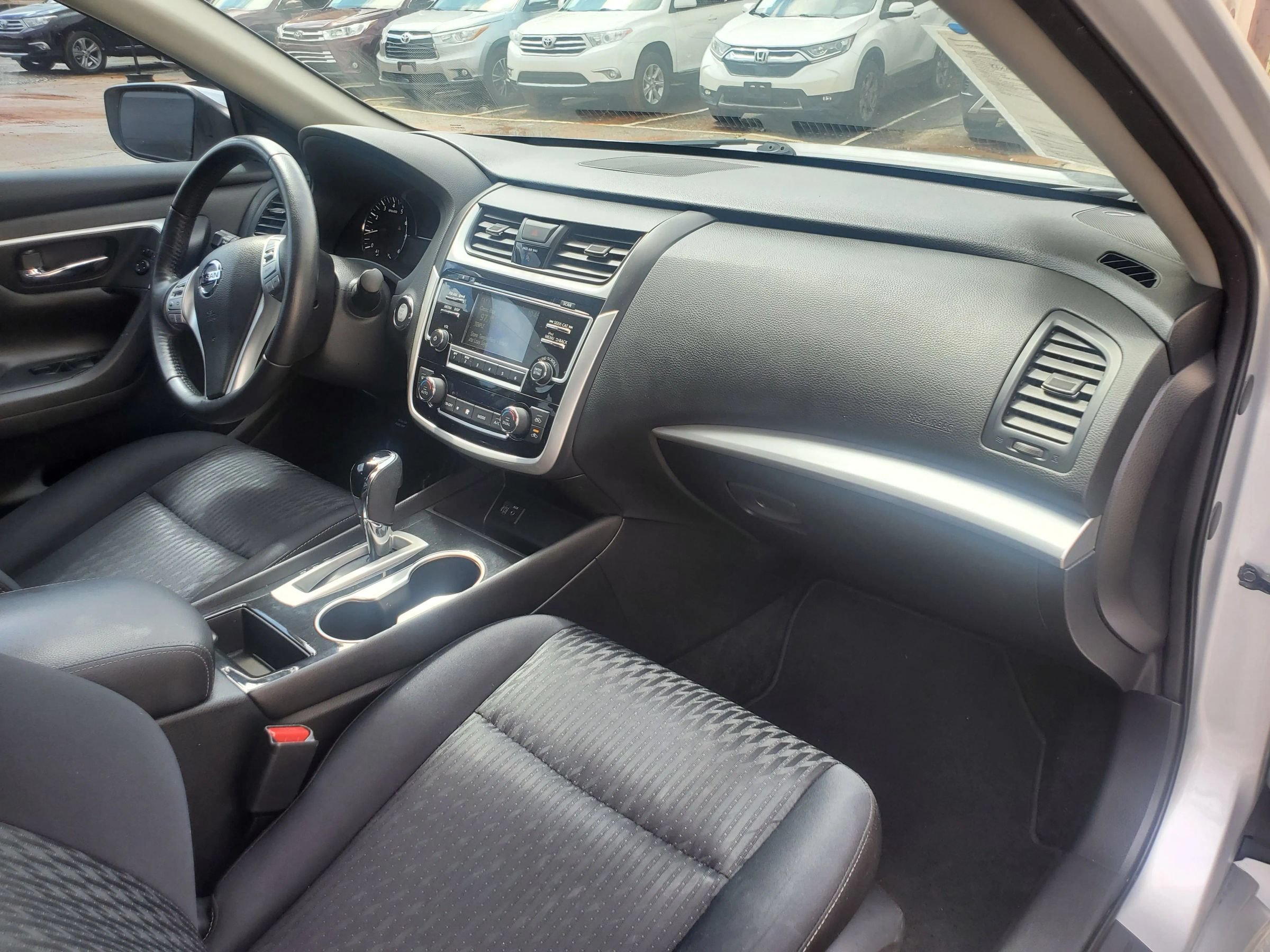Used 2018 Nissan Altima 2.5 SV FWD image 25