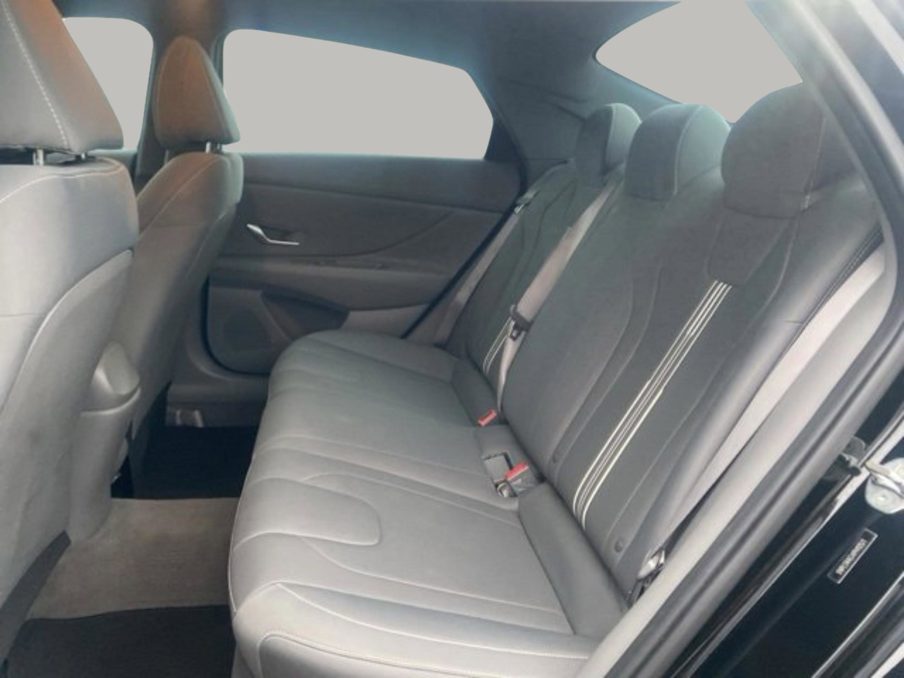 Used 2023 Hyundai Elantra SEL w/ Convenience Package image 33