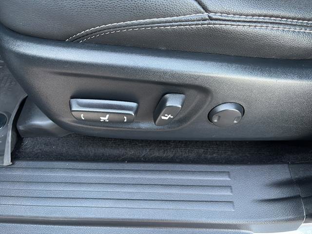 Used 2022 Toyota 4Runner SR5 Premium w/ Moonroof Package RWD image 16