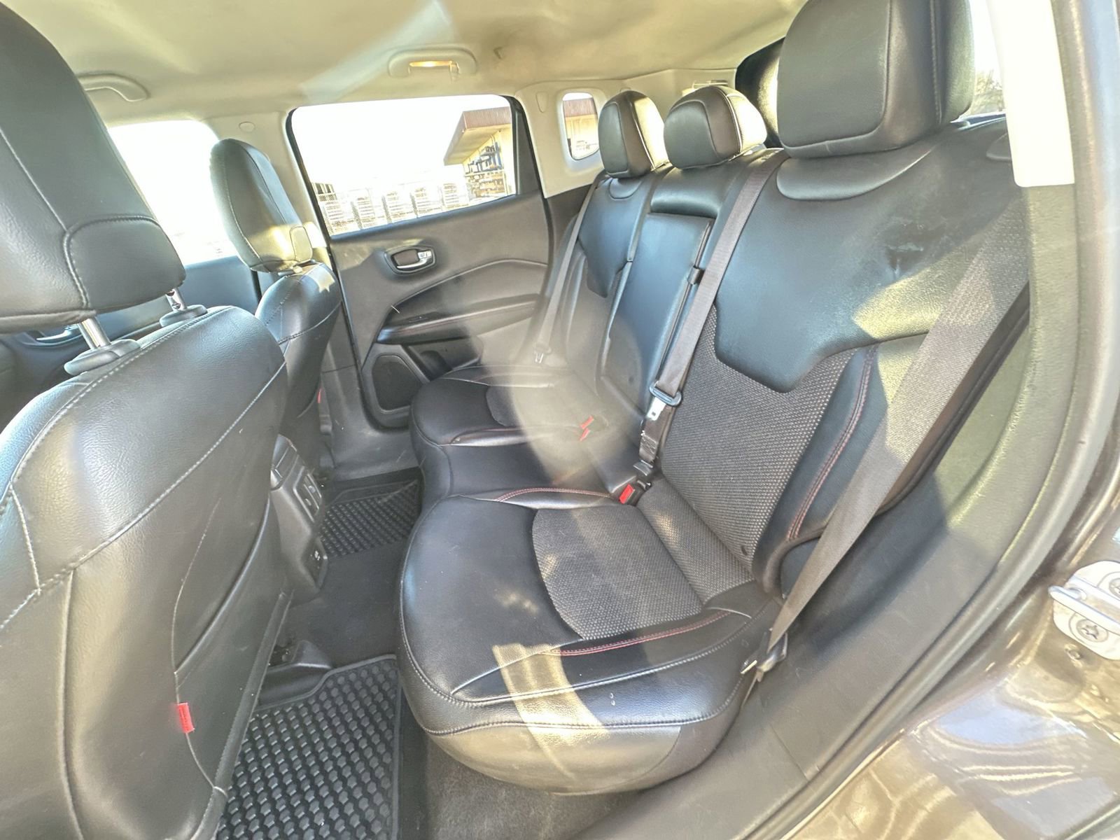 Used 2020 Jeep Compass Trailhawk AWD/4WD image 25
