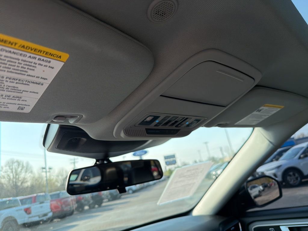 Used 2022 Ford Explorer XLT w/ Equipment Group 202A image 20