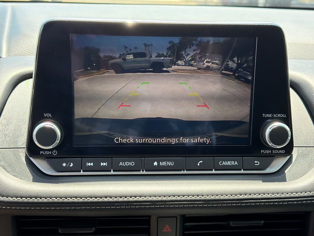 Used 2025 Nissan Rogue S FWD image 24