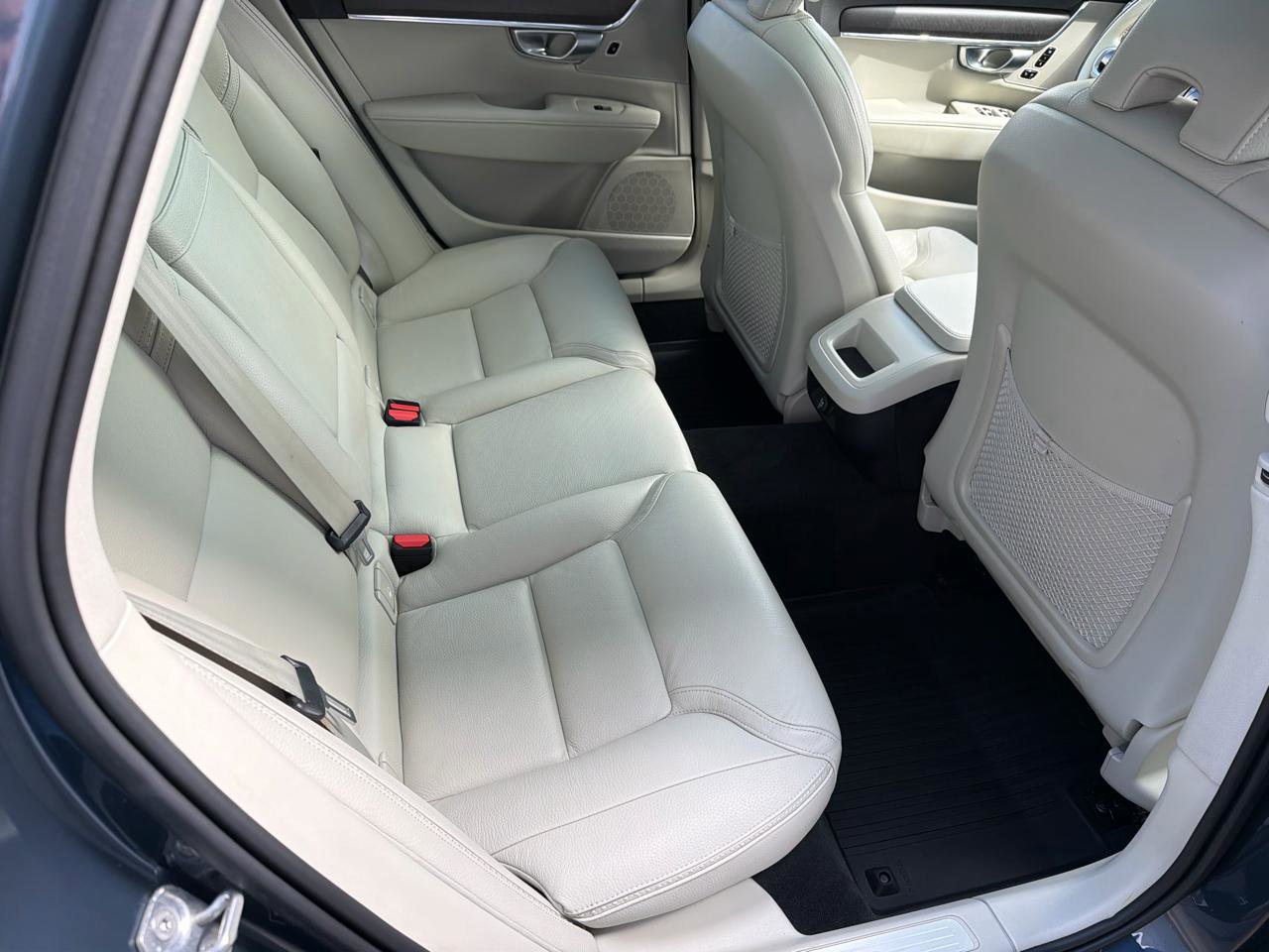 Used 2020 Volvo V90 T6 Cross Country AWD/4WD image 12