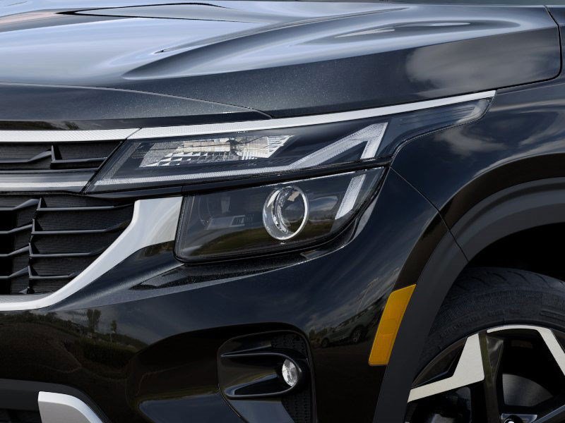 New 2026 Kia Seltos S FWD image 11
