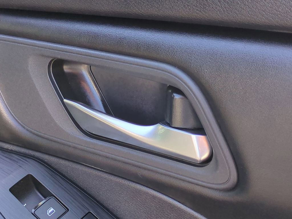 Certified 2024 Nissan Rogue SV image 35