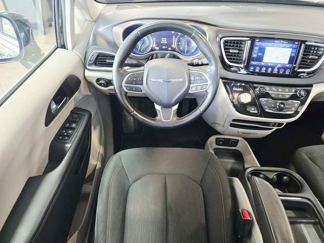 Used 2019 Chrysler Pacifica Touring Plus w/ Advanced Safetytec Group FWD image 7