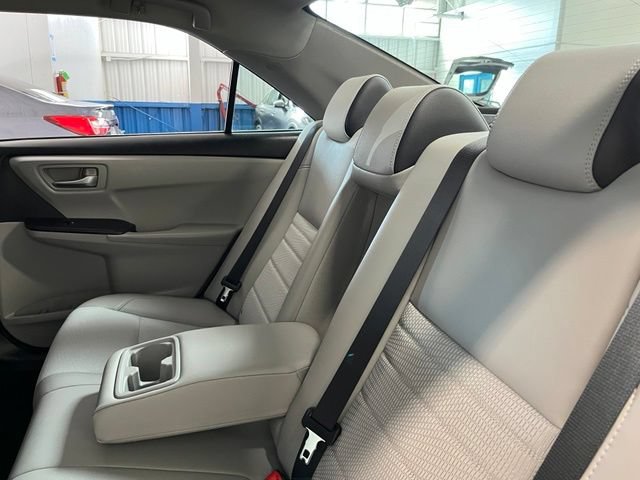 Used 2016 Toyota Camry SE FWD image 18