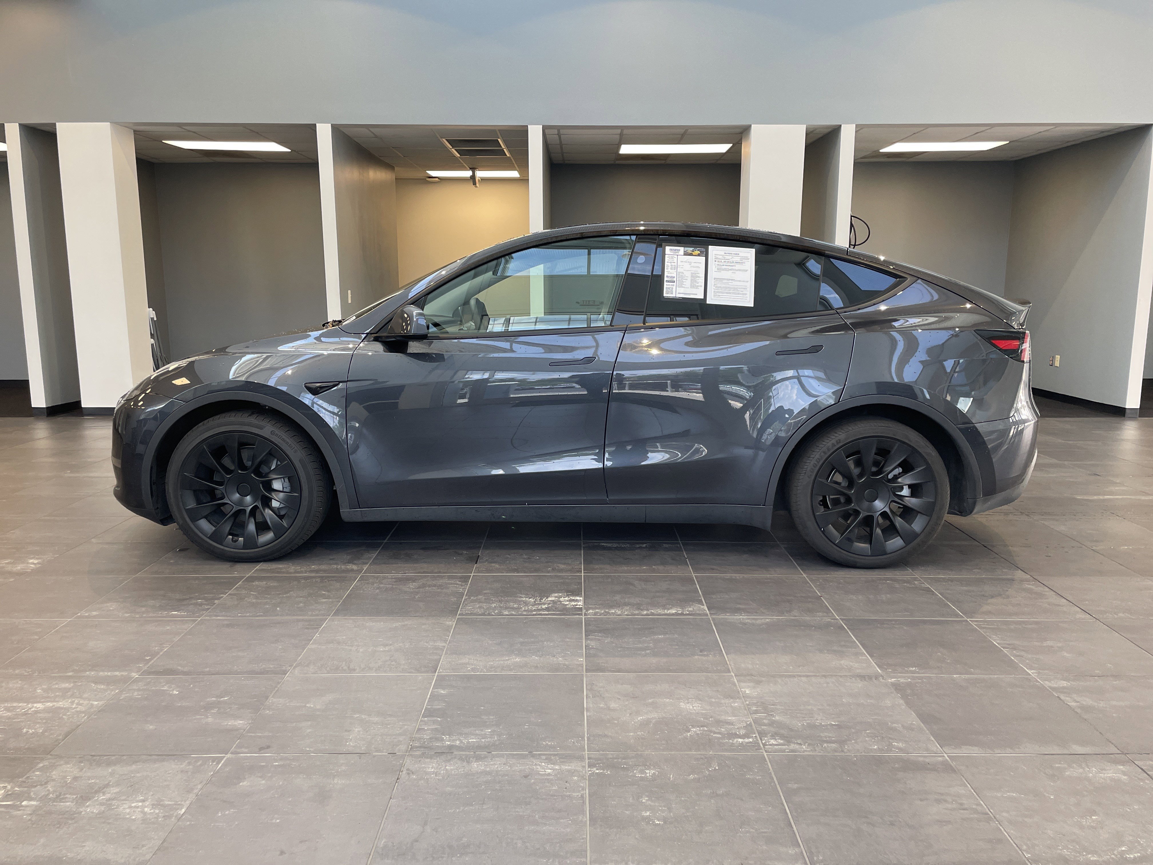 Used 2025 Tesla Model Y Long Range AWD/4WD image 7