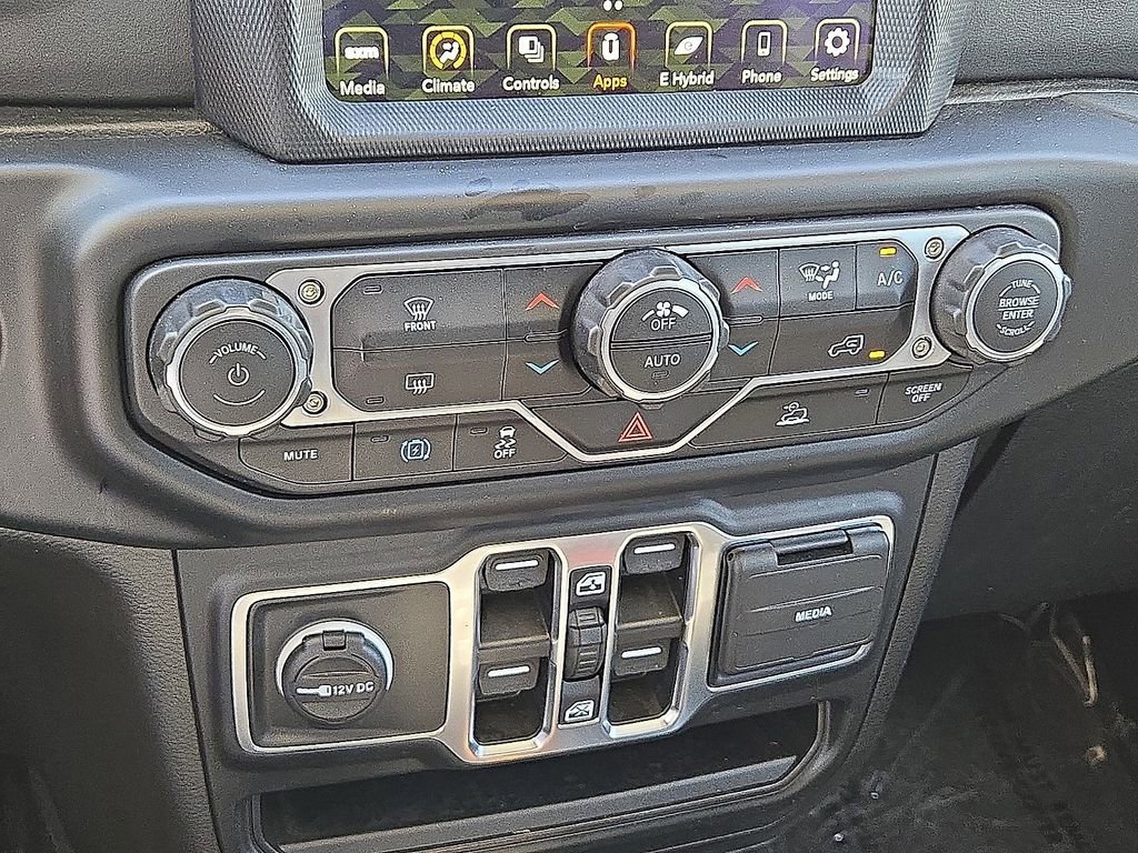 Used 2023 Jeep Wrangler Unlimited Sahara AWD/4WD image 27