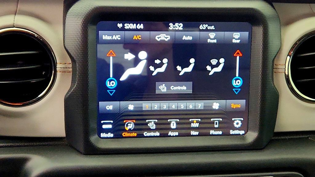 Used 2021 Jeep Gladiator Overland AWD/4WD image 17
