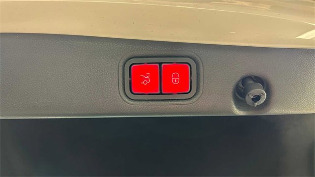 Used 2018 Mercedes-Benz E 300 image 30