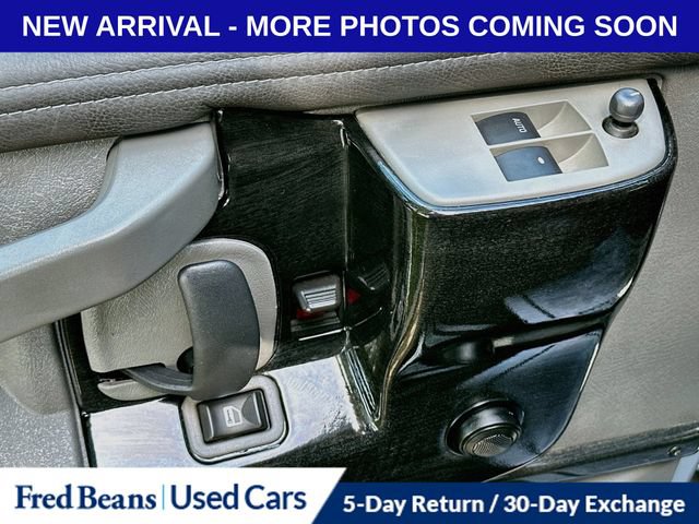 Used 2018 Chevrolet Express 2500 w/ Enhanced Convenience Package RWD image 24