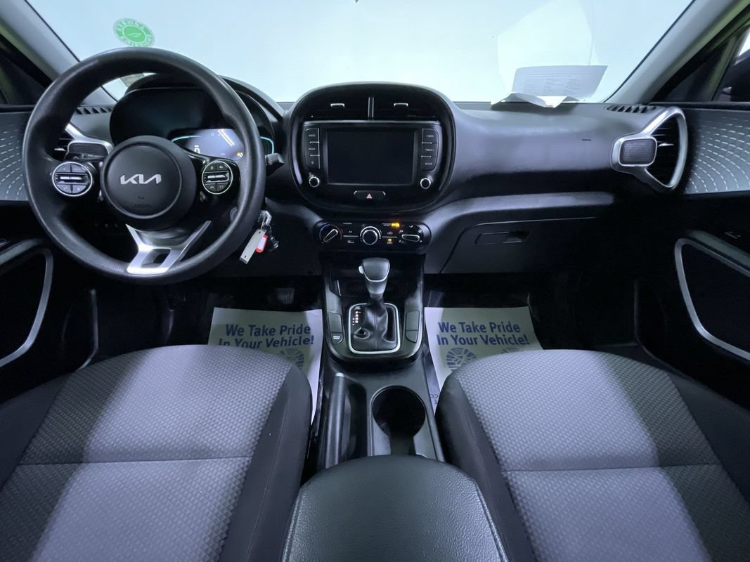Used 2024 Kia Soul LX w/ Option Group 015 FWD image 18