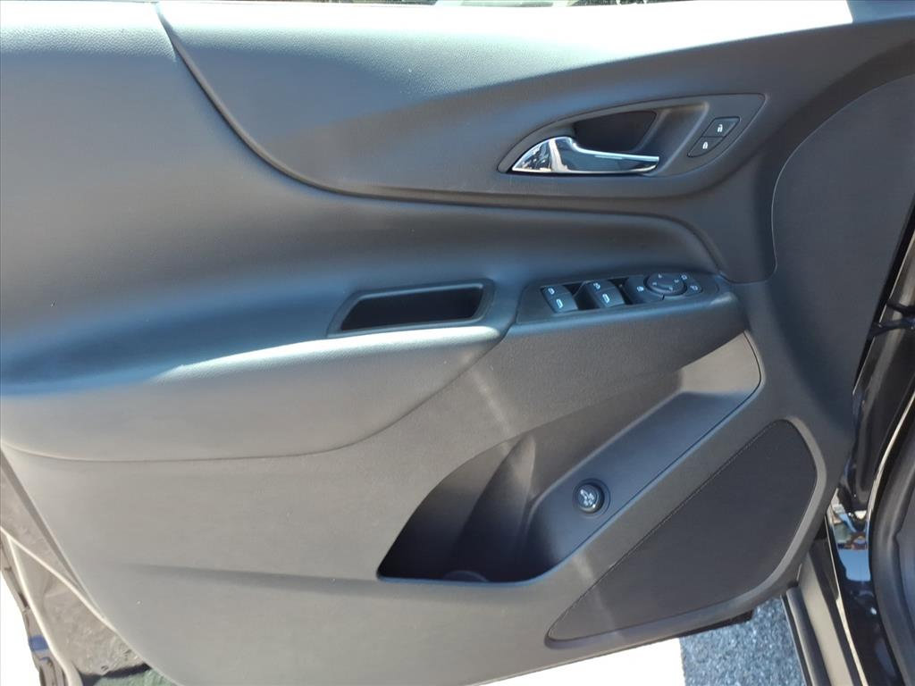 Used 2023 Chevrolet Equinox LT AWD/4WD image 13