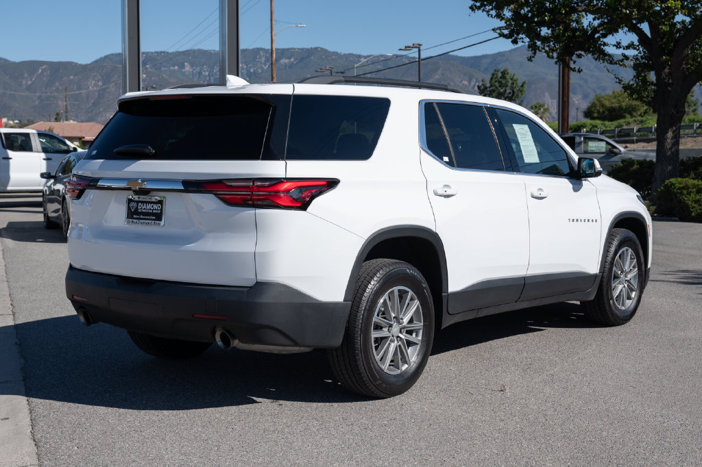 Used 2023 Chevrolet Traverse LT FWD image 4