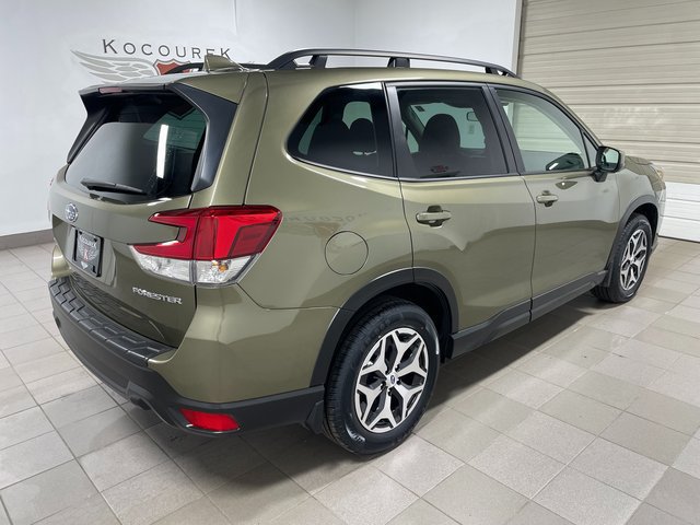 Used 2023 Subaru Forester Premium AWD/4WD image 6