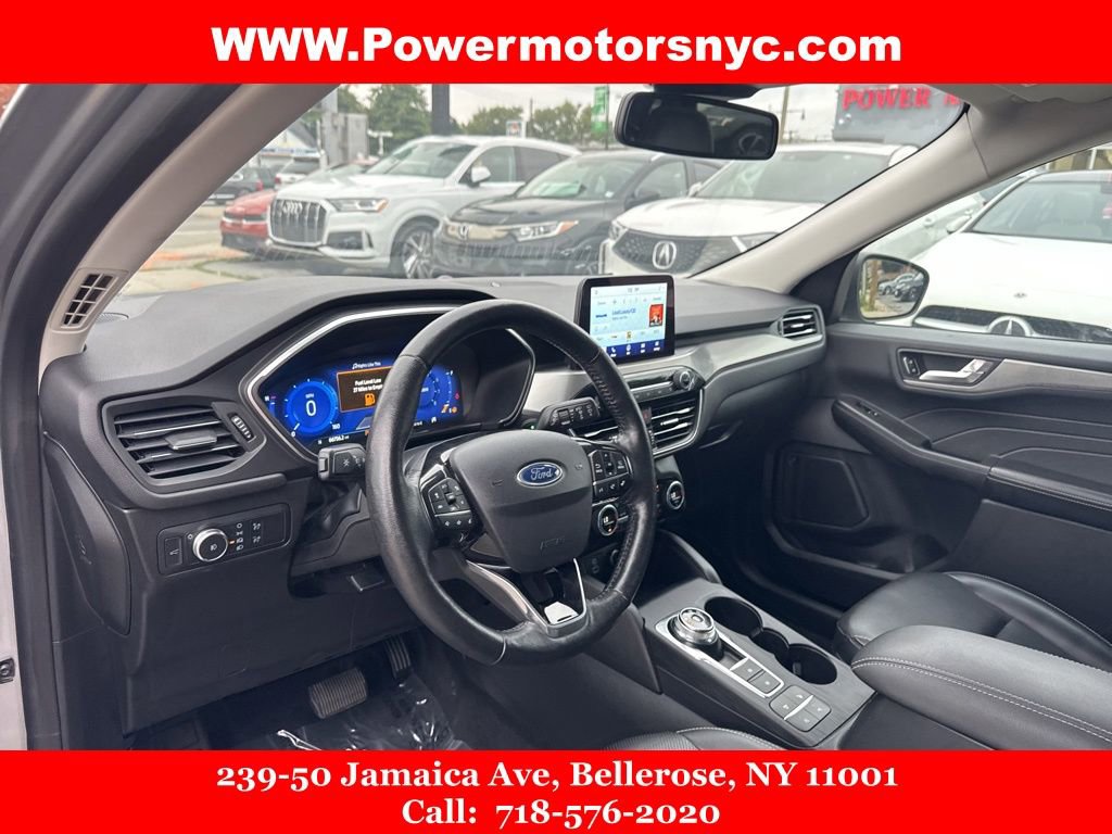 Used 2021 Ford Escape Titanium image 29