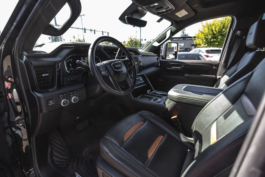 Used 2025 GMC Sierra 3500 AT4 w/ Technology Package AWD/4WD image 19