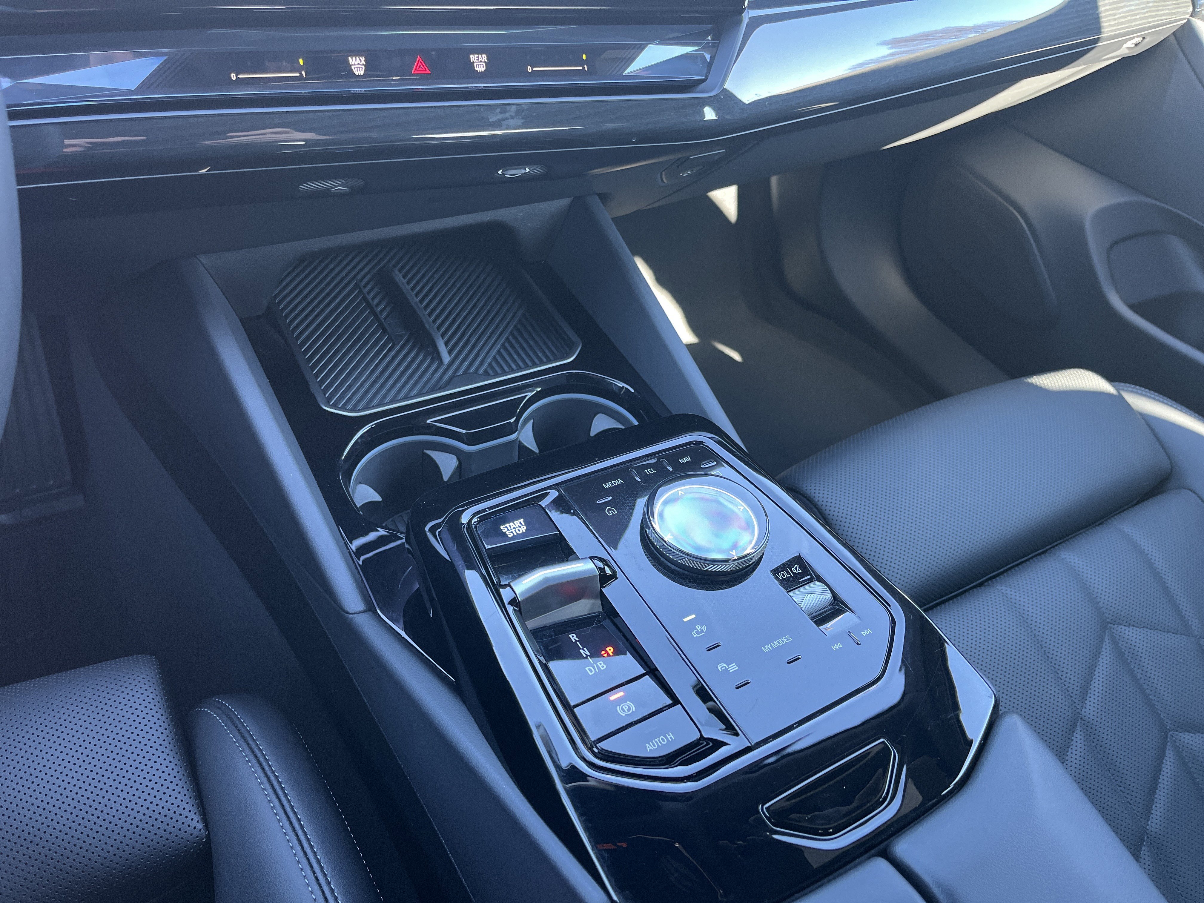 Used 2025 BMW i5 eDrive40i image 10