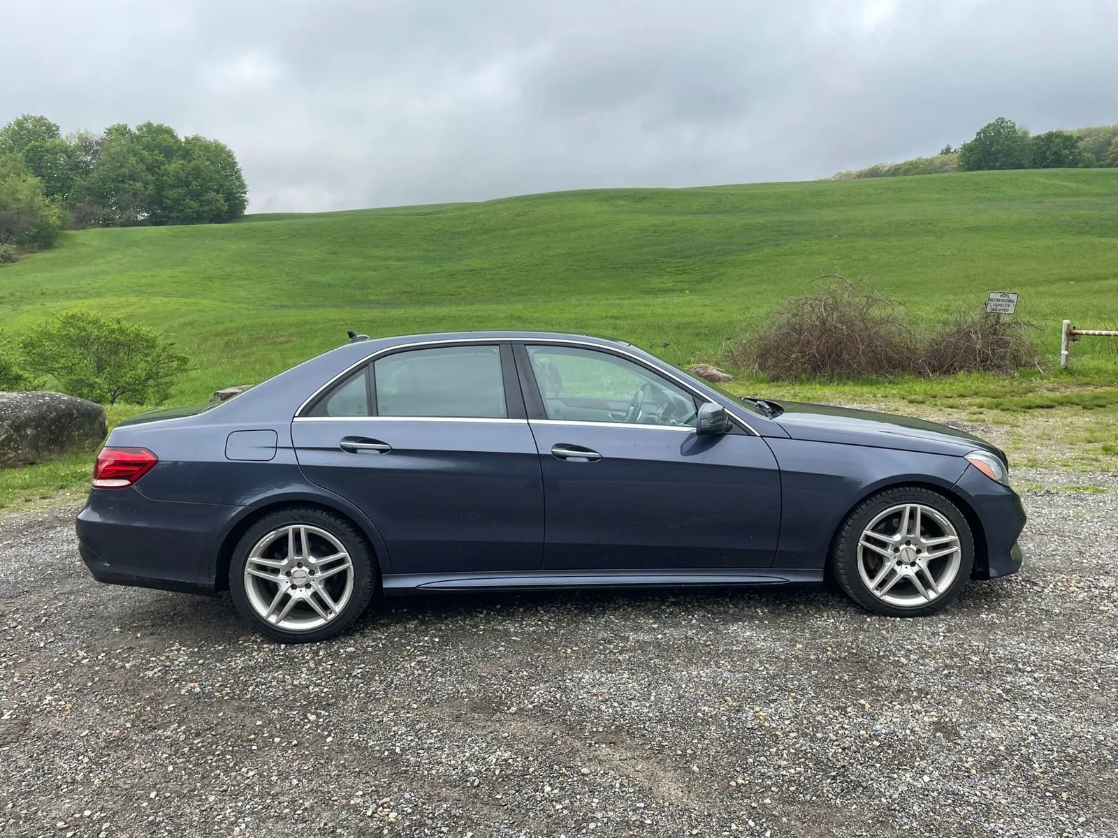 Used 2015 Mercedes-Benz E 400 4MATIC Sedan image 20