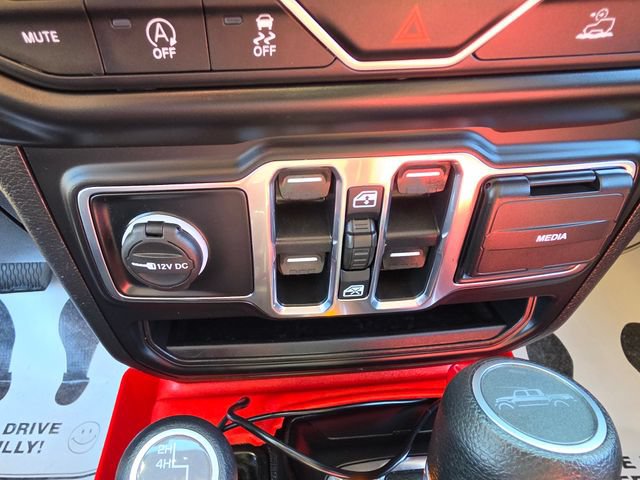 Used 2022 Jeep Gladiator Overland w/ Cold Weather Group AWD/4WD image 25