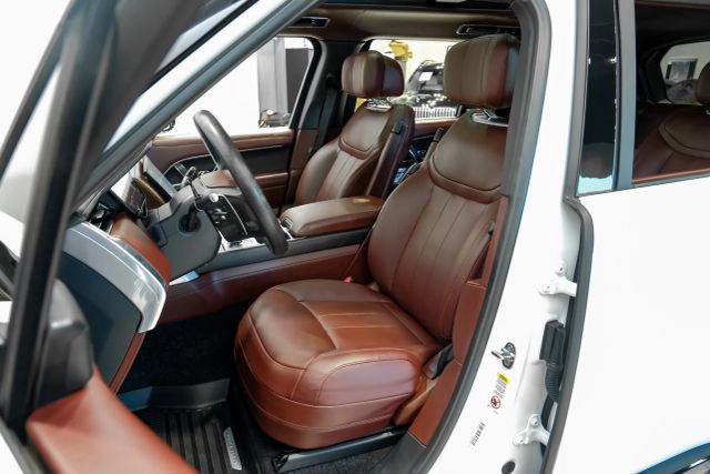 Used 2025 Land Rover Range Rover Long Wheelbase Autobiography AWD/4WD image 38