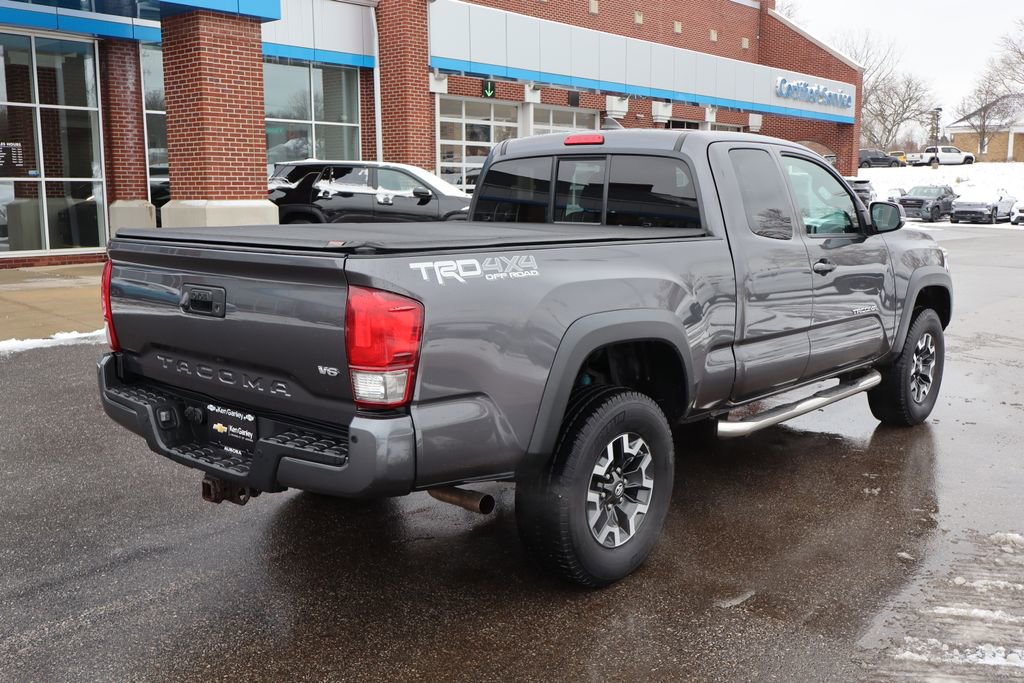 Used 2016 Toyota Tacoma TRD Off-Road image 32