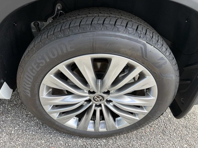 New 2026 Toyota Highlander Platinum AWD/4WD image 33