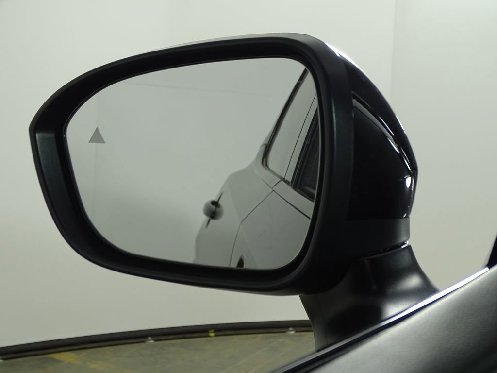 Used 2023 Nissan Ariya FWD image 40