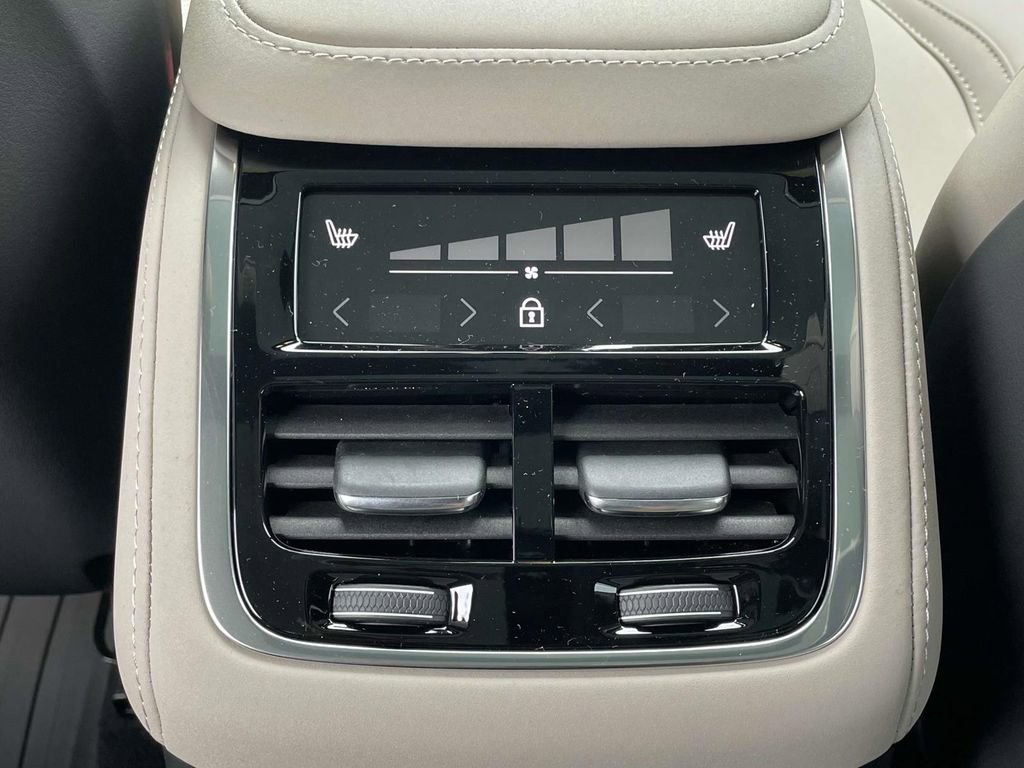 New 2026 Volvo XC90 T8 Plus image 4