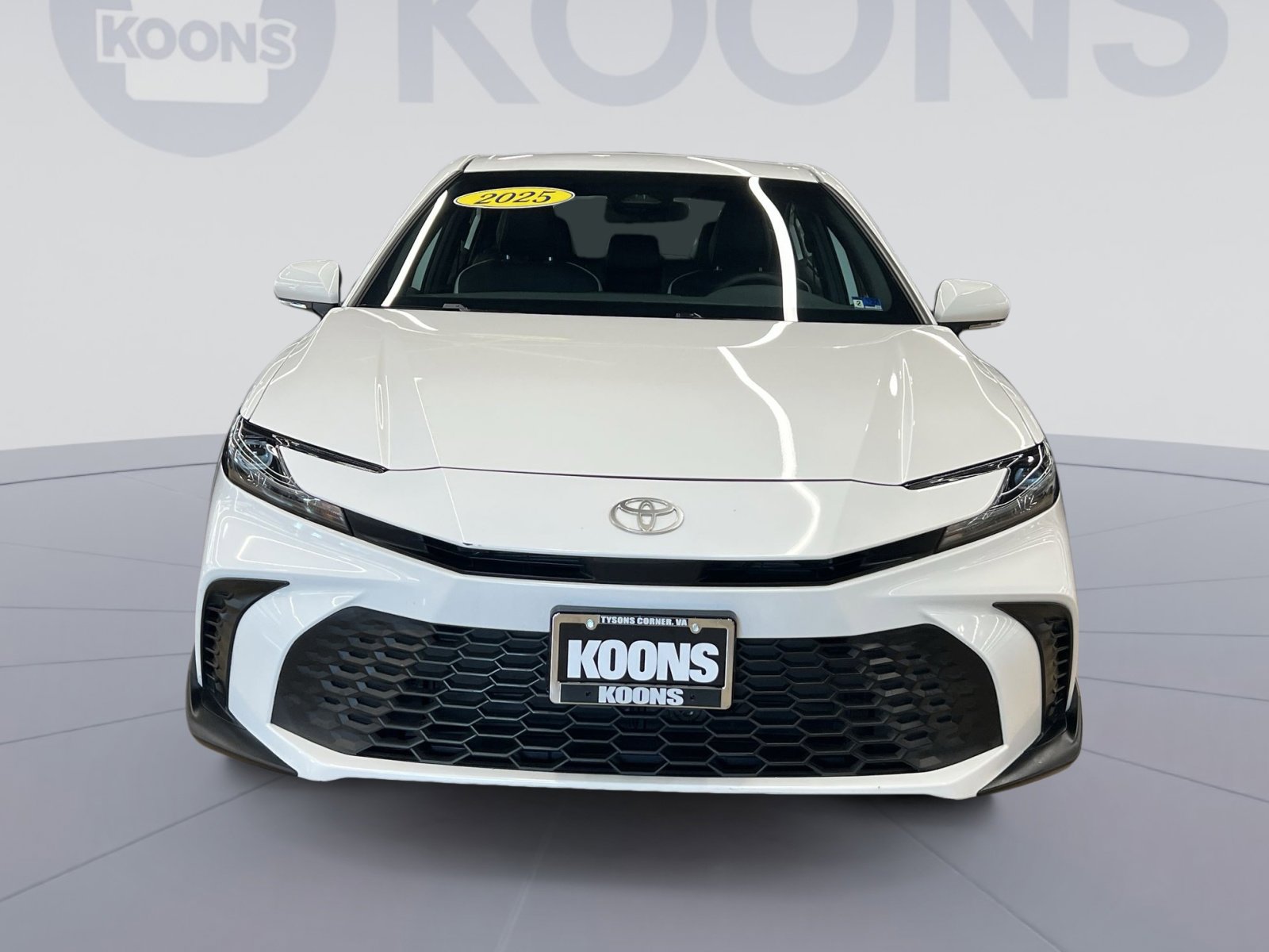 Used 2025 Toyota Camry SE image 8