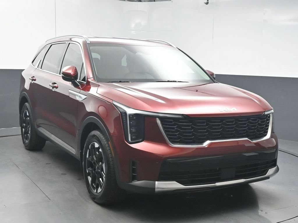 Used 2025 Kia Sorento S FWD image 2