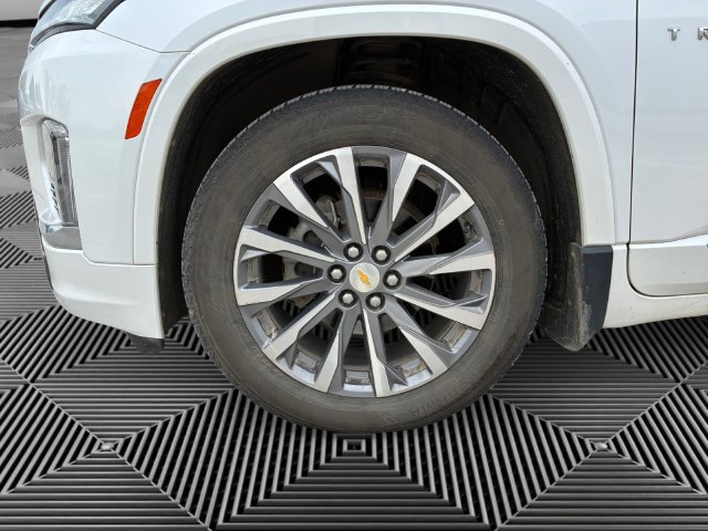 Used 2023 Chevrolet Traverse Premier AWD/4WD image 9