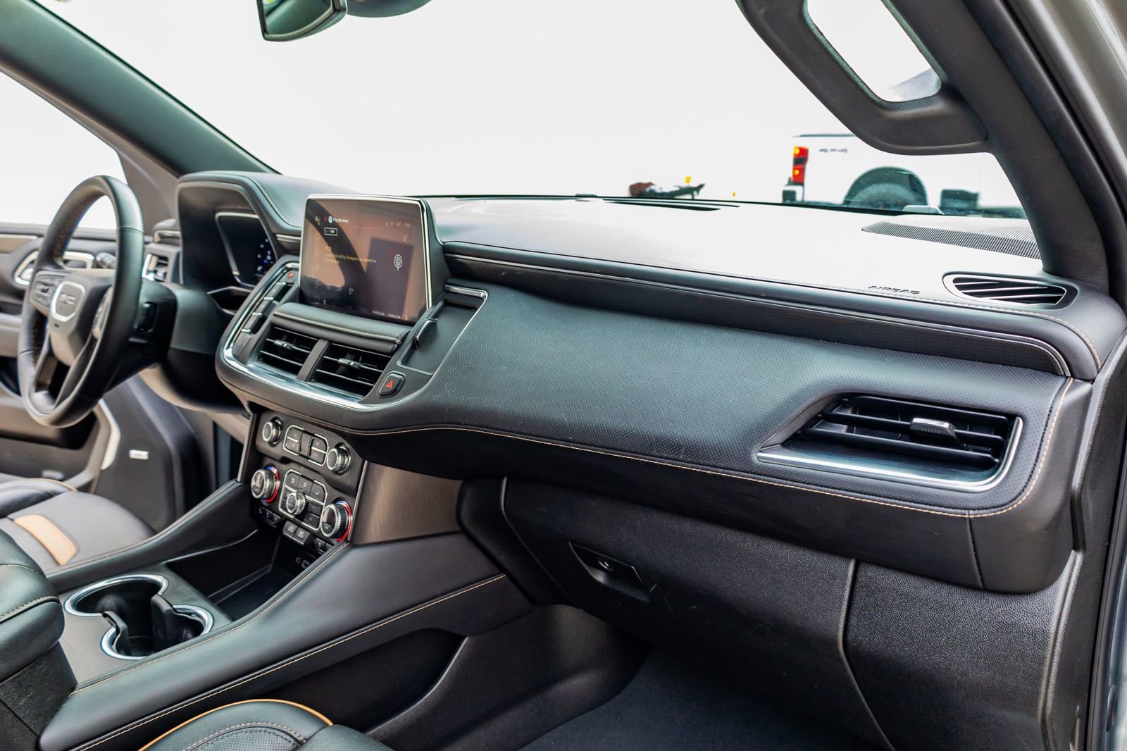 Used 2023 GMC Yukon XL AT4 image 18