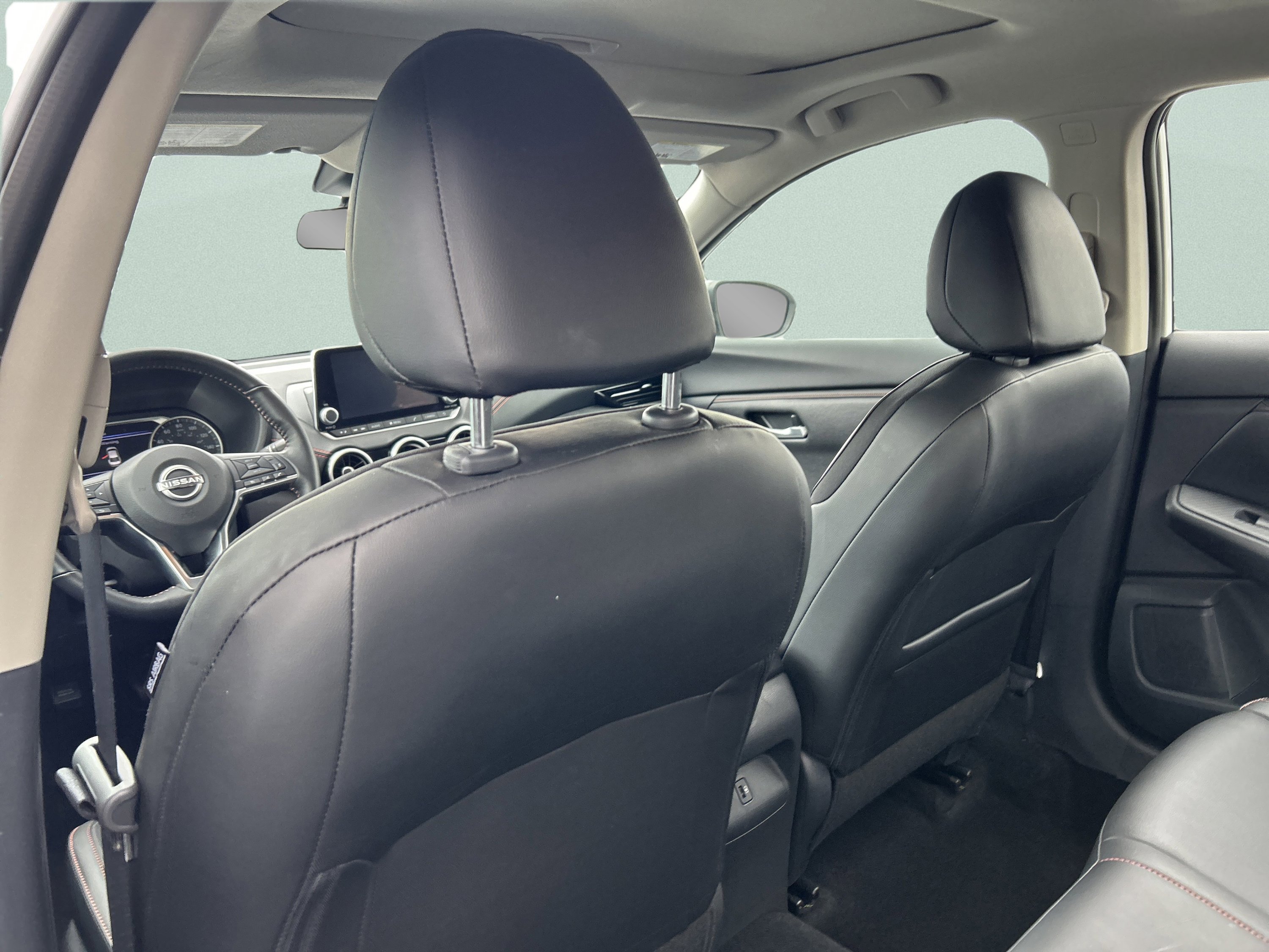 Used 2025 Nissan Sentra SR w/ SR Premium Package image 24