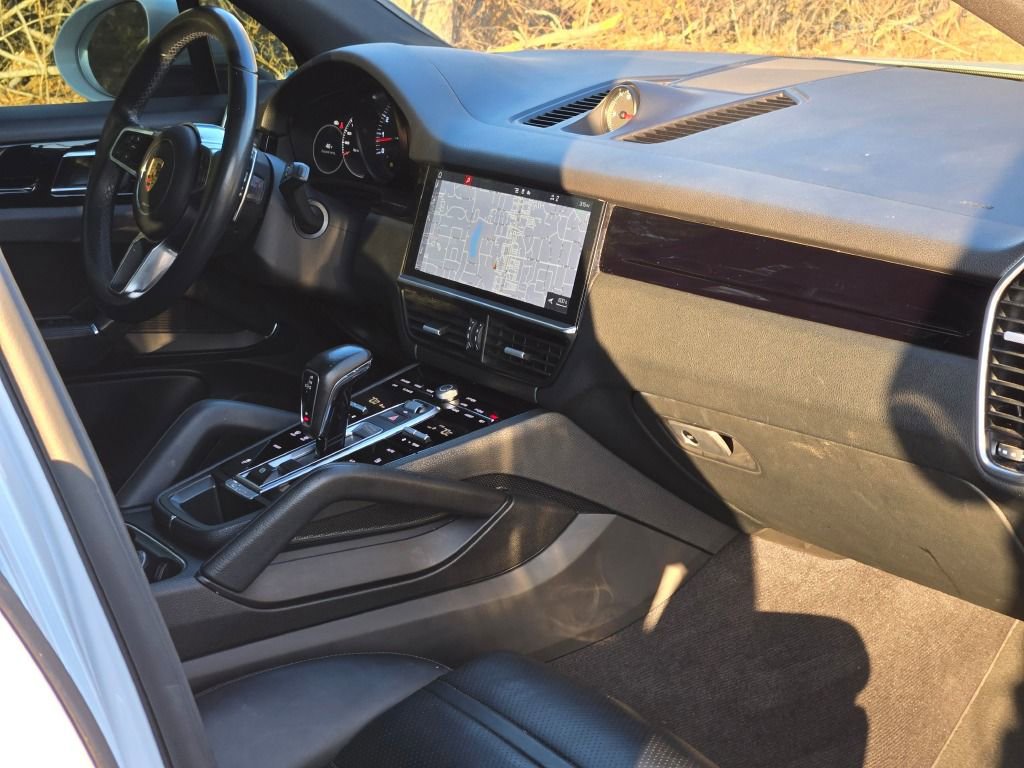 Certified 2020 Porsche Cayenne image 39
