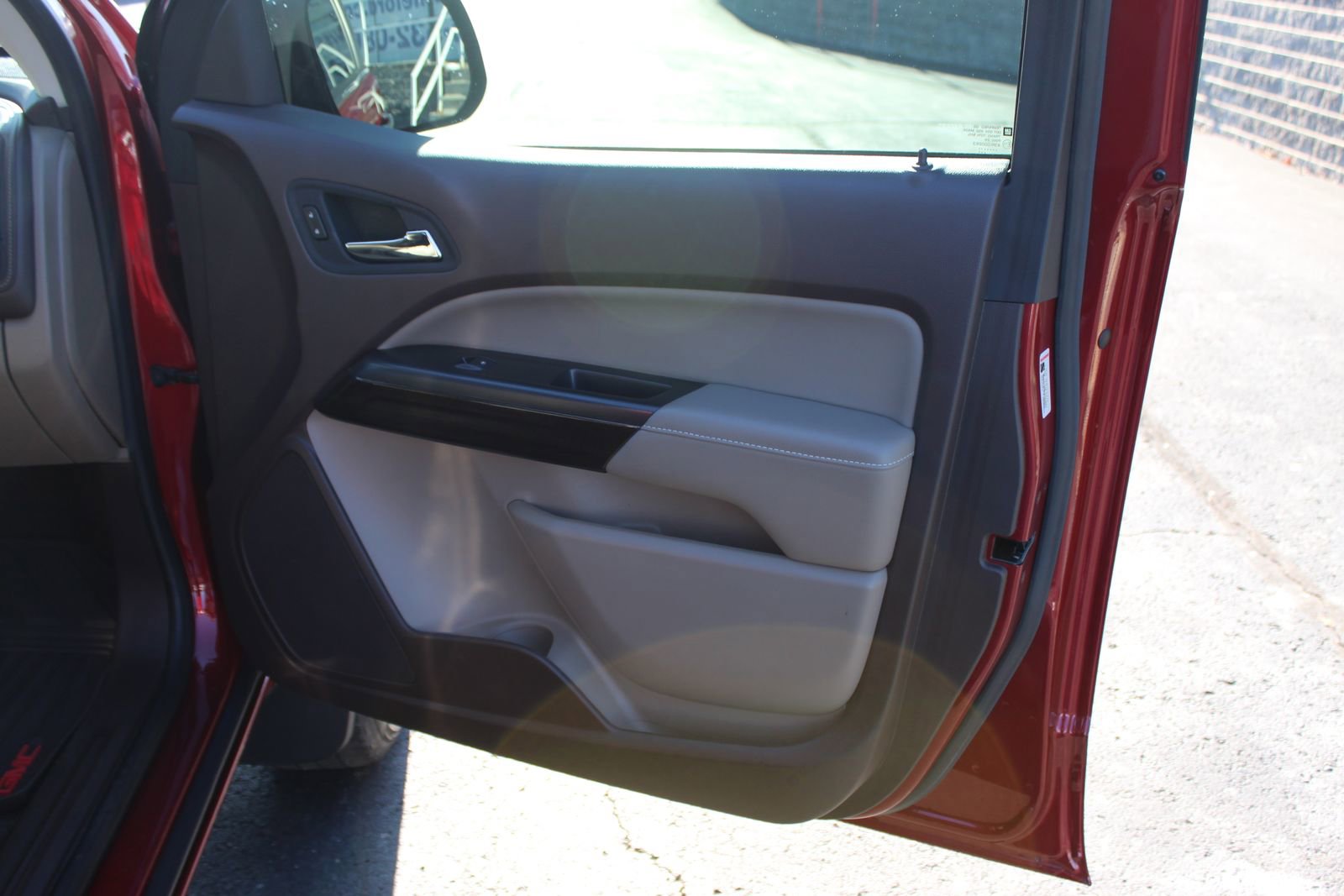 Used 2017 GMC Canyon SLT w/ Driver Alert Package image 14