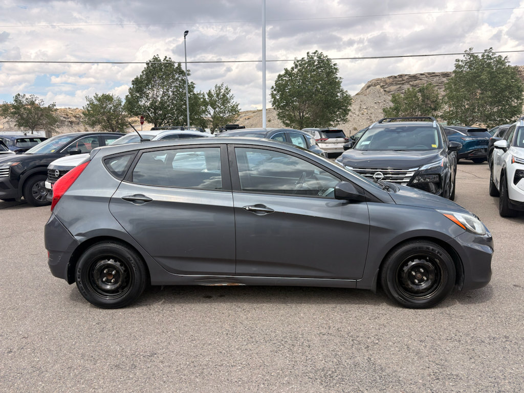 Used 2013 Hyundai Accent GS FWD image 6
