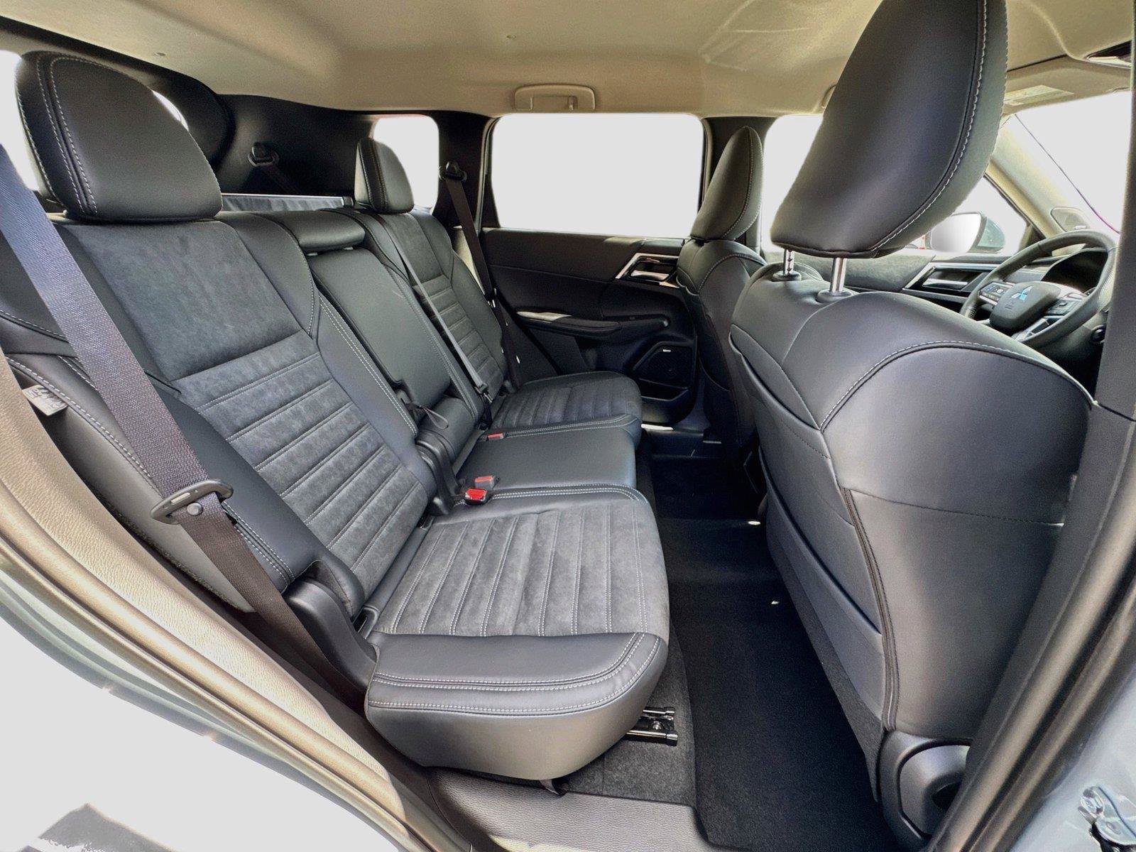 New 2026 Mitsubishi Outlander SE FWD image 27