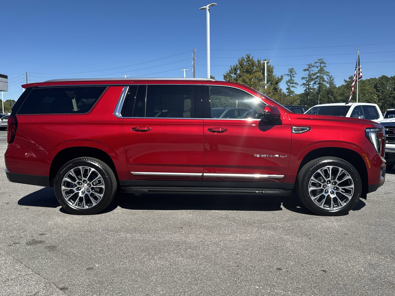 Used 2026 GMC Yukon XL Denali AWD/4WD image 11