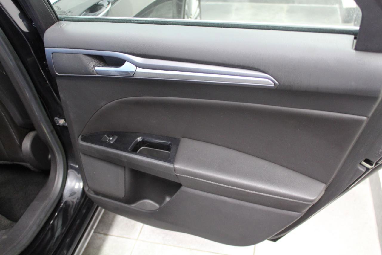 Used 2014 Ford Fusion Titanium FWD image 26