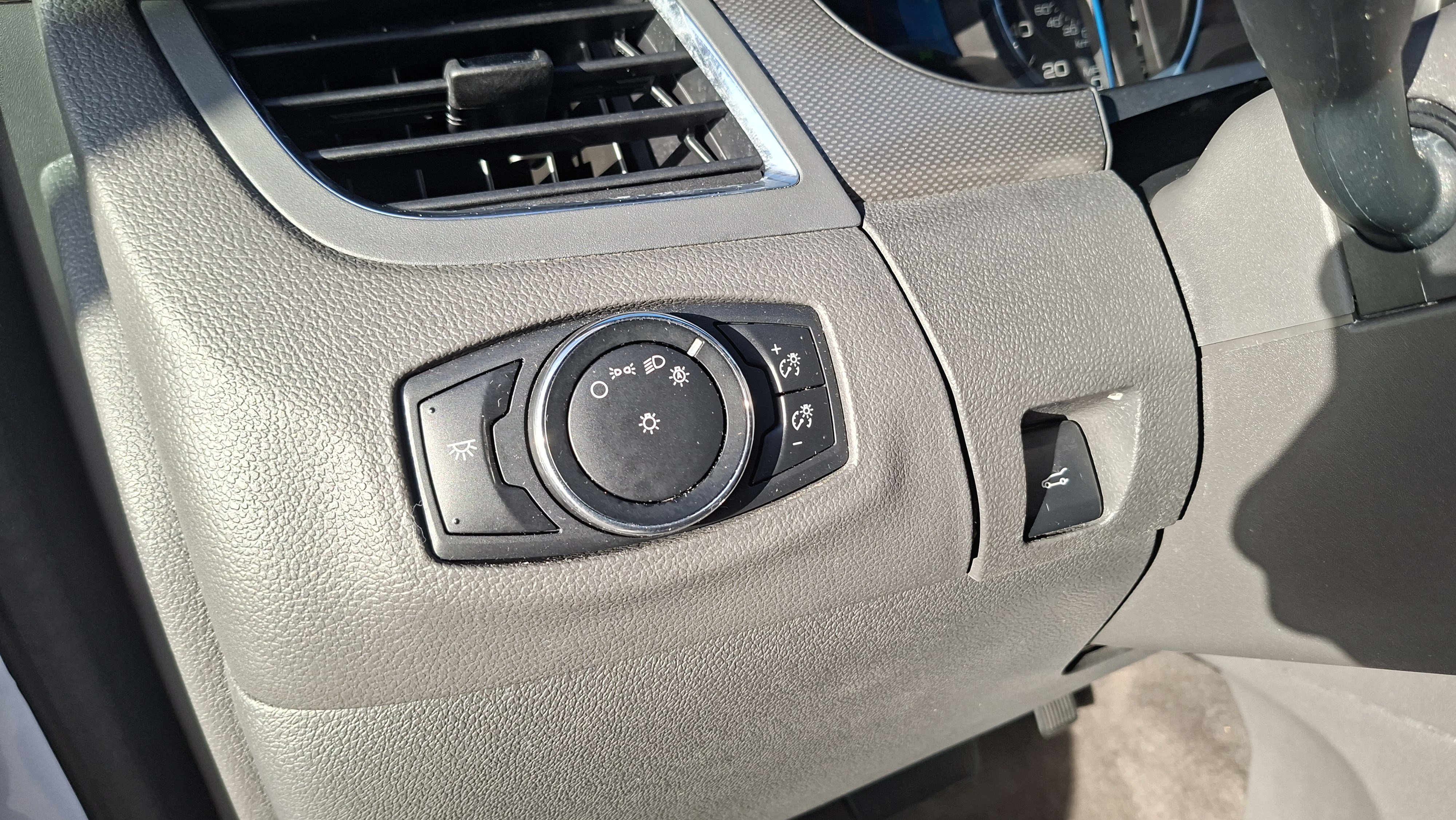 Used 2014 Ford Edge SEL w/ Equipment Group 205A FWD image 10