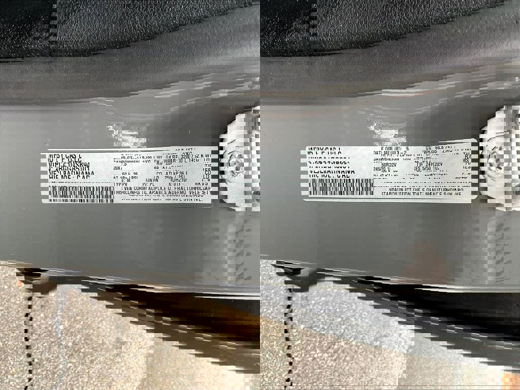 Used 2025 Chrysler Pacifica Limited FWD image 32