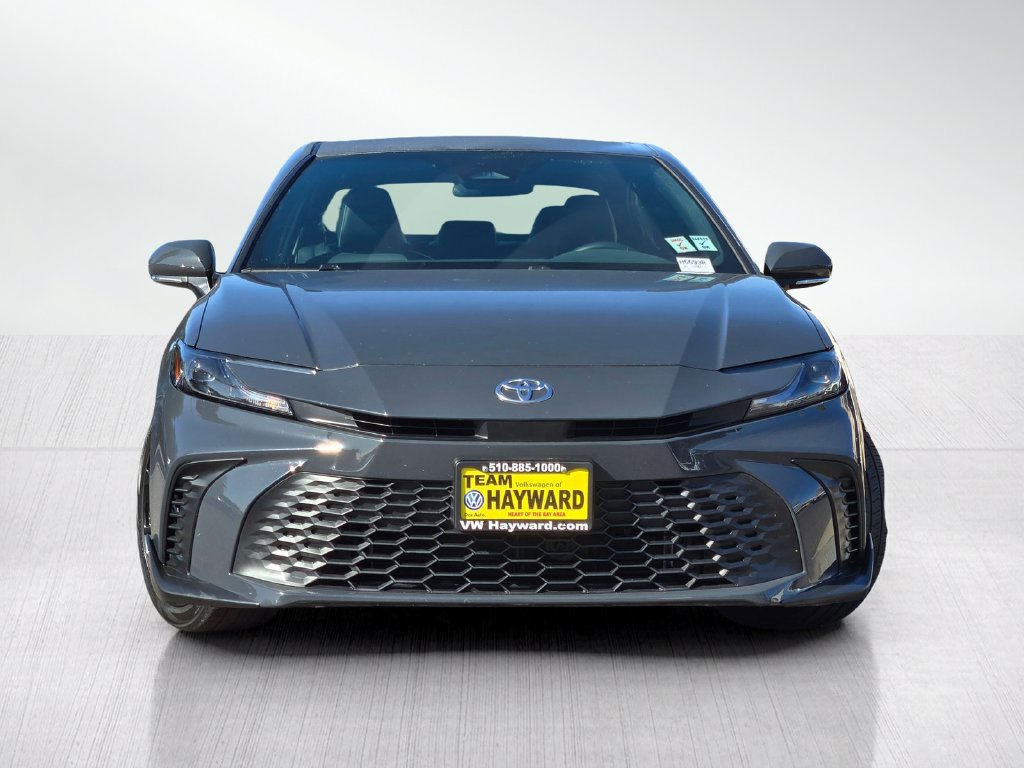 Used 2025 Toyota Camry SE FWD image 3